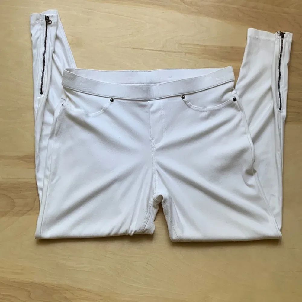 HUE White Leggings